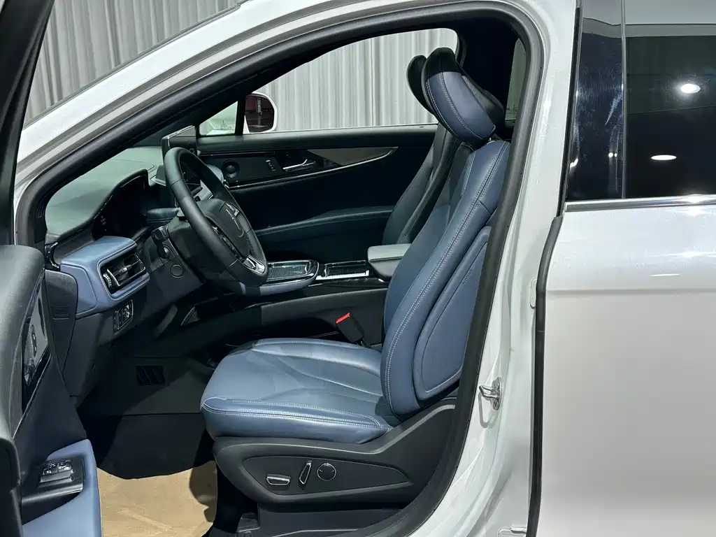 Voyager 2021 2.0T four-wheel drive elegant version купить на сайте DeffCars
