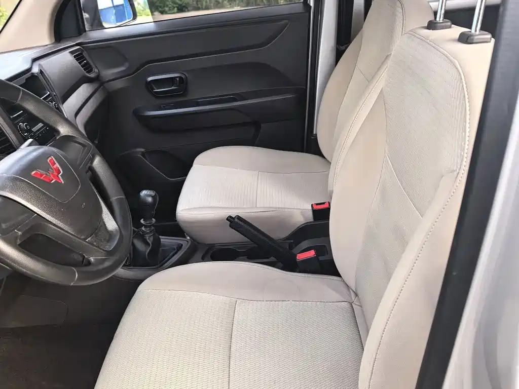 Wuling Hongguang V 2022 1.5L Jinxiang Edition Hydraulic Assist LAR купить на сайте DeffCars