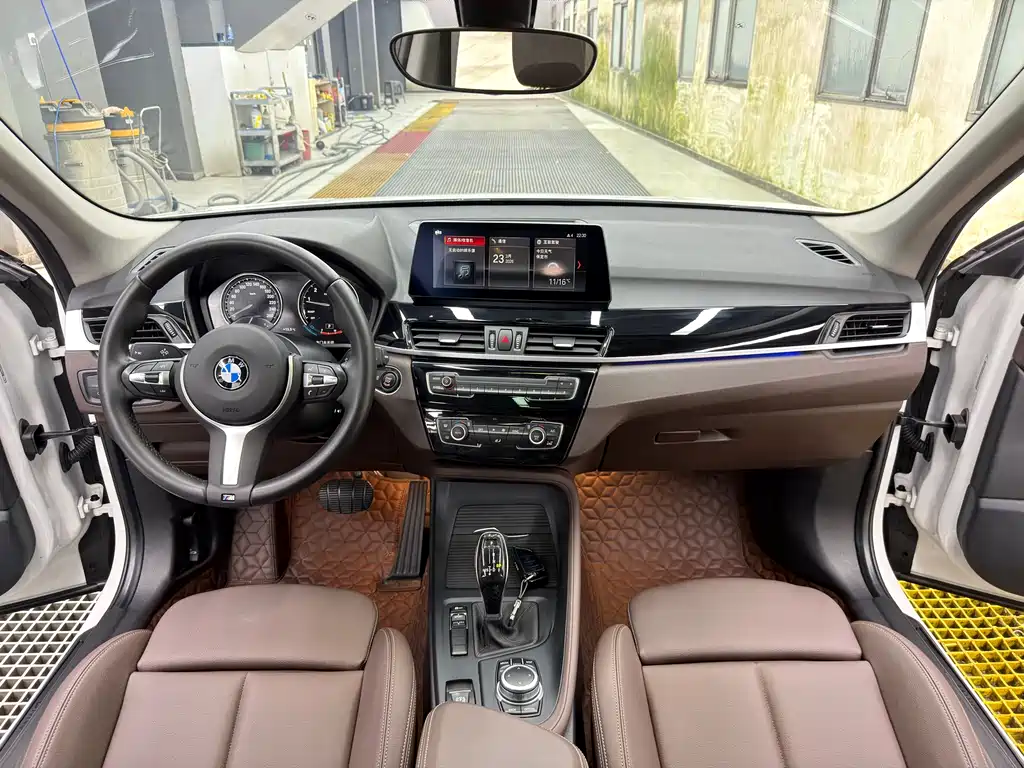 BMW X1 2022 sDrive25Li Leading Model купить на сайте DeffCars