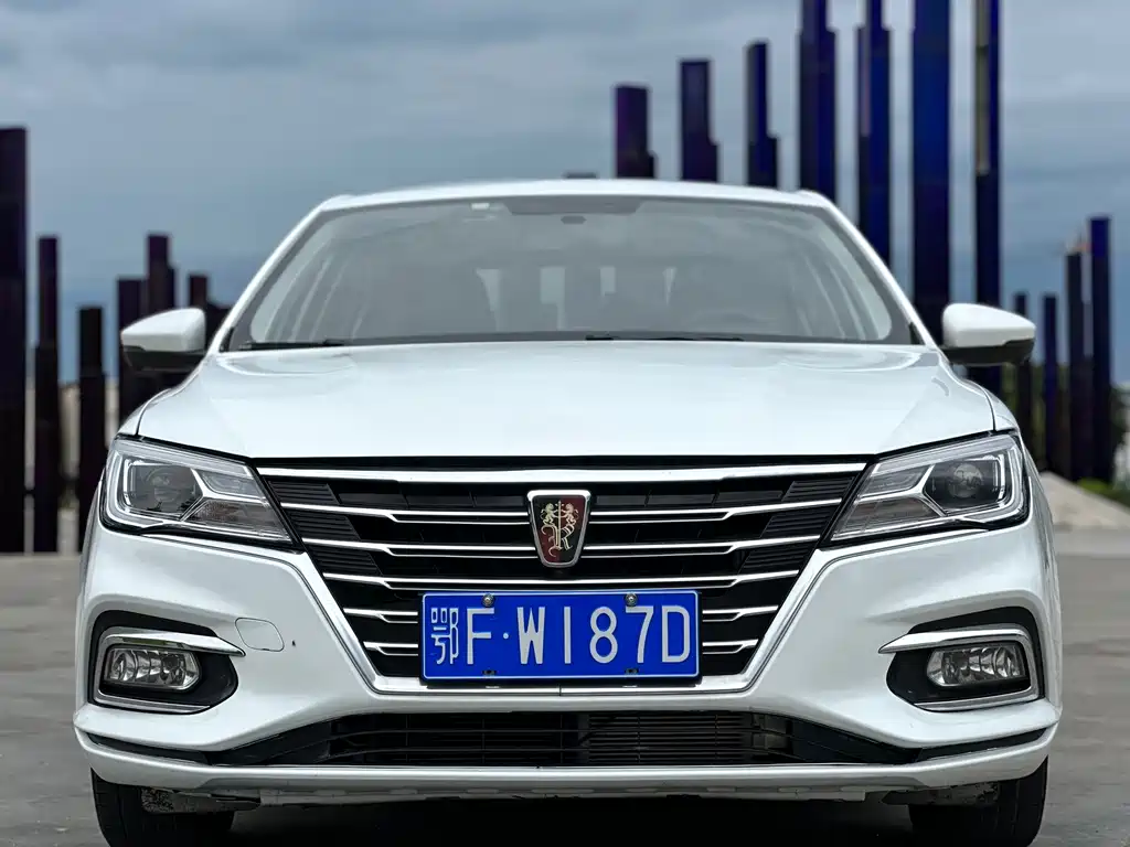 Roewe i5 2019 1.5L automatic 4G Internet Langham Edition купить на сайте DeffCars