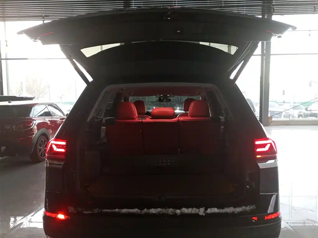 Touron 2022 330TSI two-wheel drive luxury version купить на сайте DeffCars
