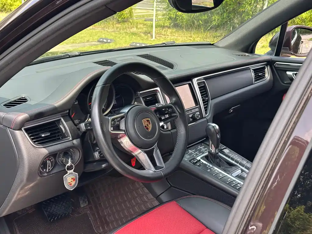 Macan 2016 Macan 2.0T купить на сайте DeffCars