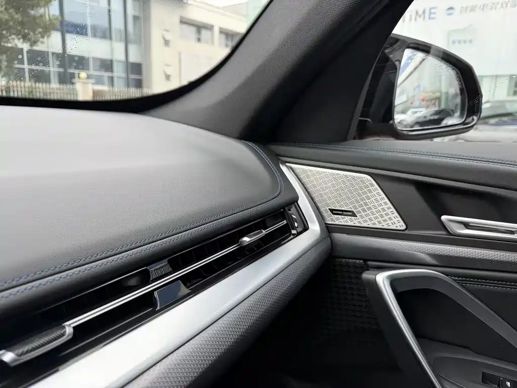 BMW X1 M35Li 2024 M35Li купить на сайте DeffCars