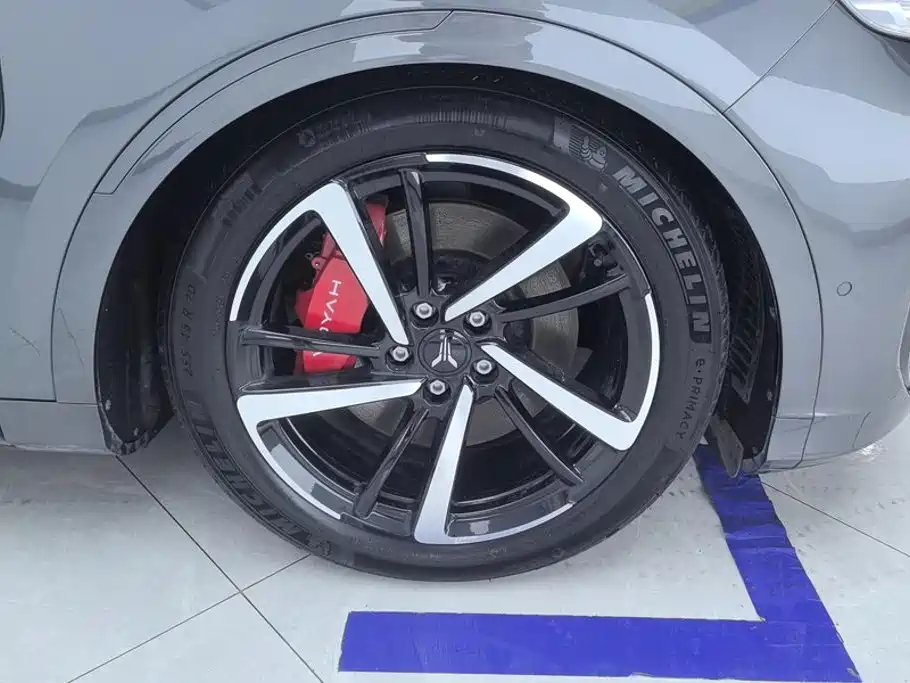 Lantu FREE 2025 FREE+ four-wheel drive Qiankun version купить на сайте DeffCars