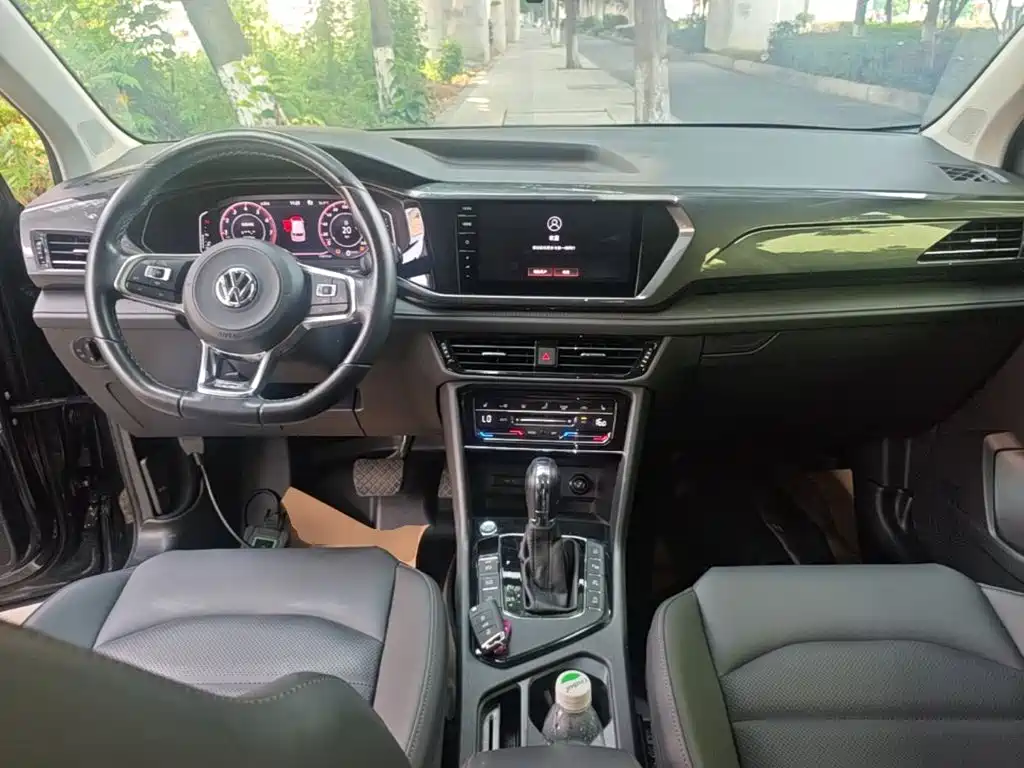 THARU 2021 330TSI four-wheel drive luxury version PLUS купить на сайте DeffCars