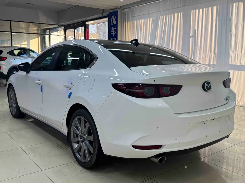 Mazda3 Angkesela 2021 2.0L Automatic Premium Edition купить на сайте DeffCars