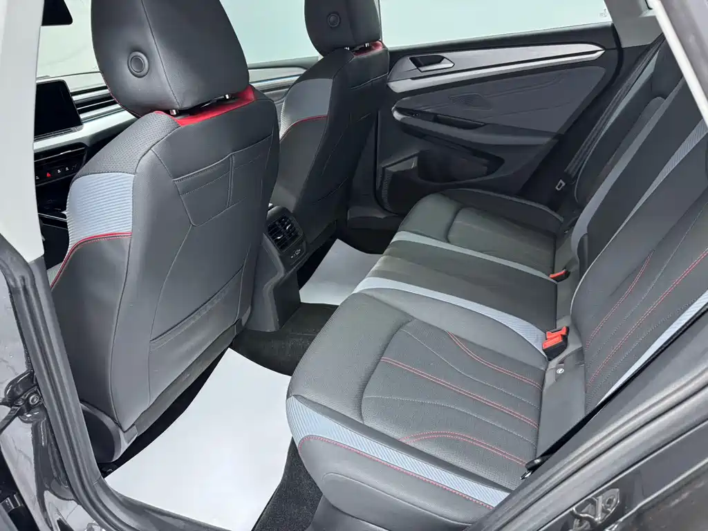 LAMANDO 2023 LAMANDOL 280TSI DSG Hot Edition купить на сайте DeffCars