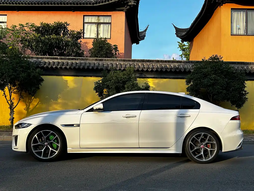 Jaguar XEL 2020 2.0T 200PS R-DYNAMIC S Enterprising Sport Edition купить на сайте DeffCars