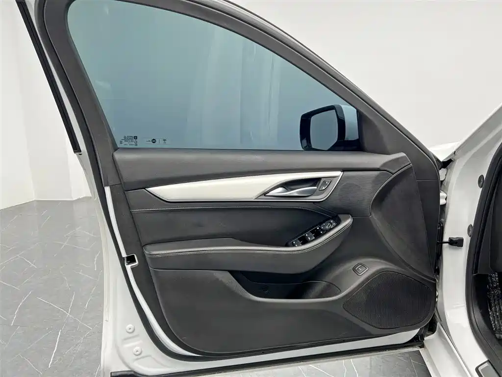 Cadillac CT5 2021 28T Fashion Model купить на сайте DeffCars