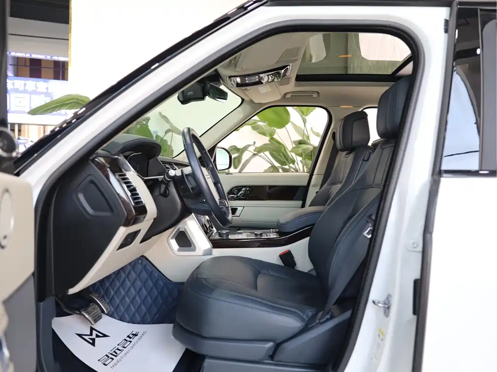 Range Rover 2021 3.0 L6 Legend Extended Classic Edition купить на сайте DeffCars