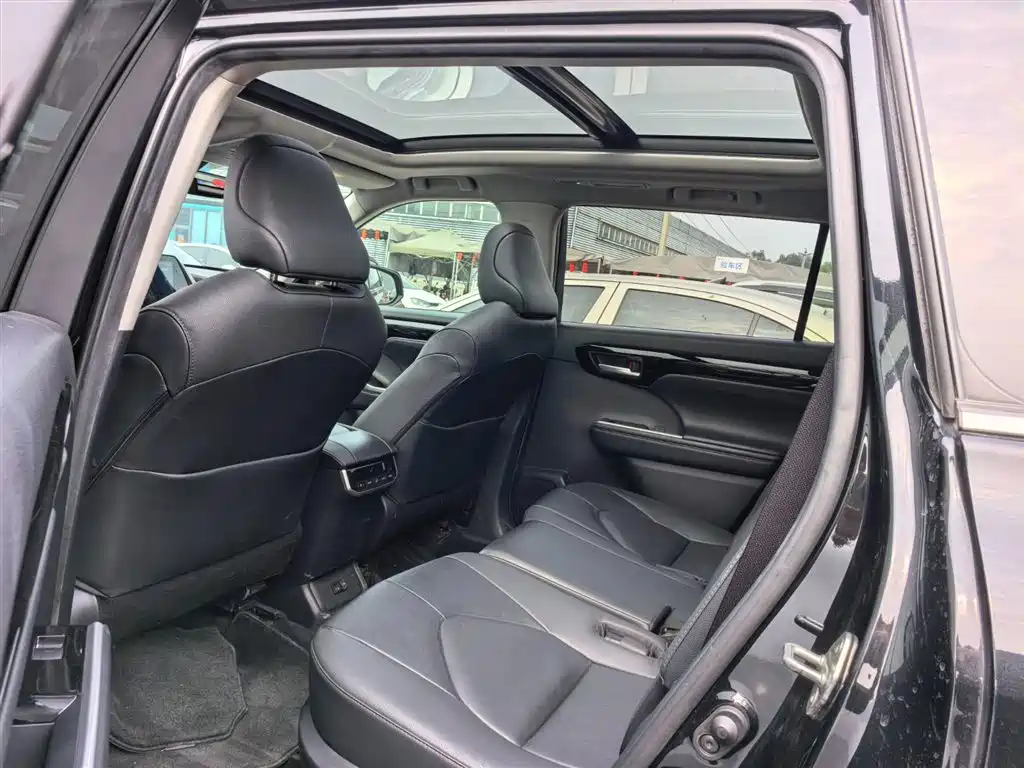 Highlander 2022 dual engine 2.5L four-wheel drive premium version 7 seats купить на сайте DeffCars