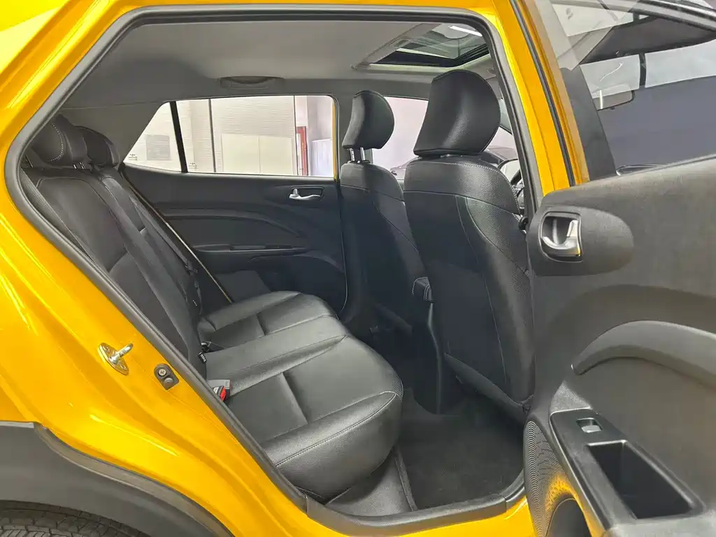 Yipao 2021 1.4L CVT fun sunroof model купить на сайте DeffCars