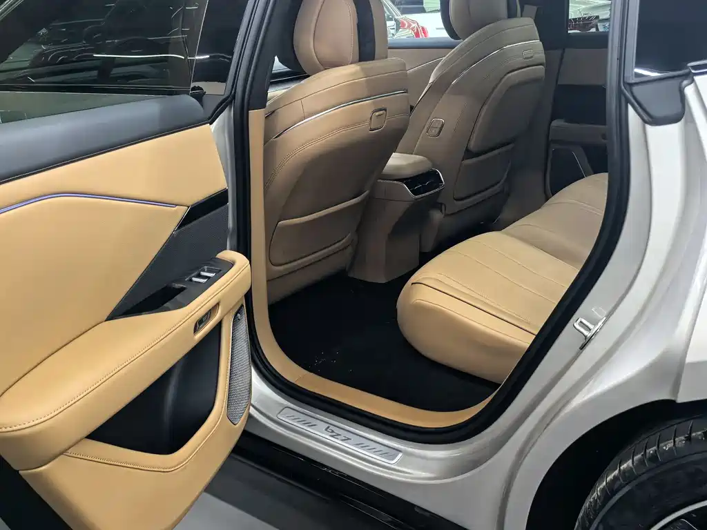Platinum 7 2026 model 700 Max купить на сайте DeffCars