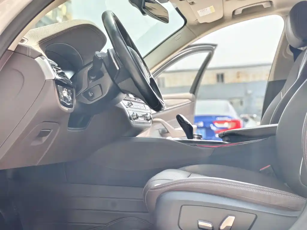 BMW 5 Series 2021 530Li Leading Luxury Package купить на сайте DeffCars