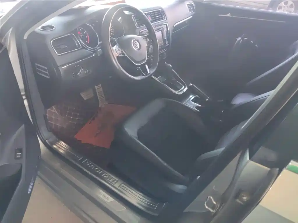 Sagitar 2015 230TSI automatic luxury model купить на сайте DeffCars