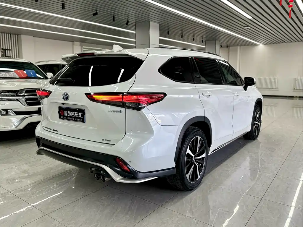 Crown Lufang 2022 2.5L HEV four-wheel drive premium version купить на сайте DeffCars