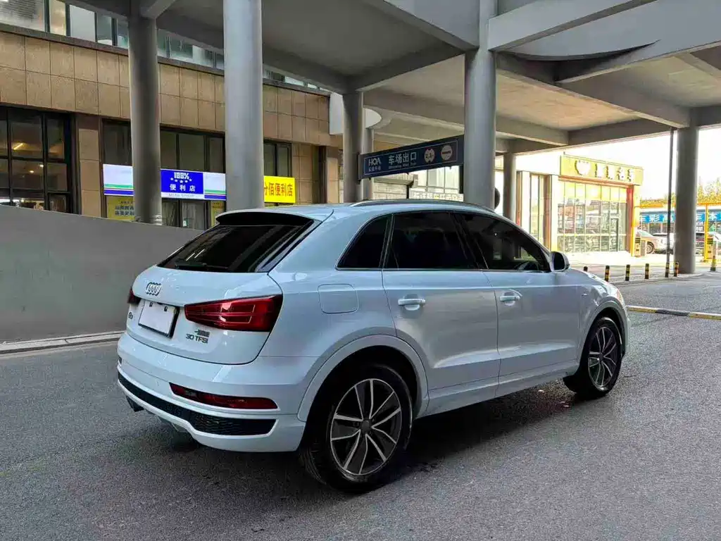 Audi Q3 2018 30 TFSI Fashionable Collection Edition купить на сайте DeffCars
