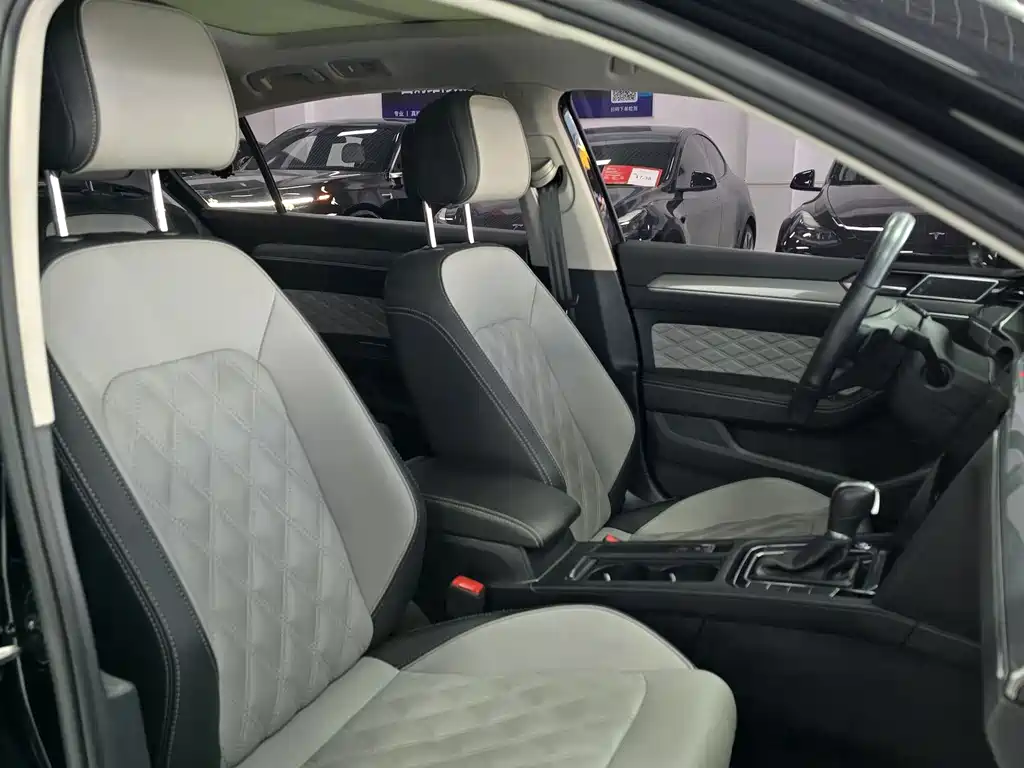Magotan 2023 2 million commemorative edition 330TSI DSG leading model купить на сайте DeffCars