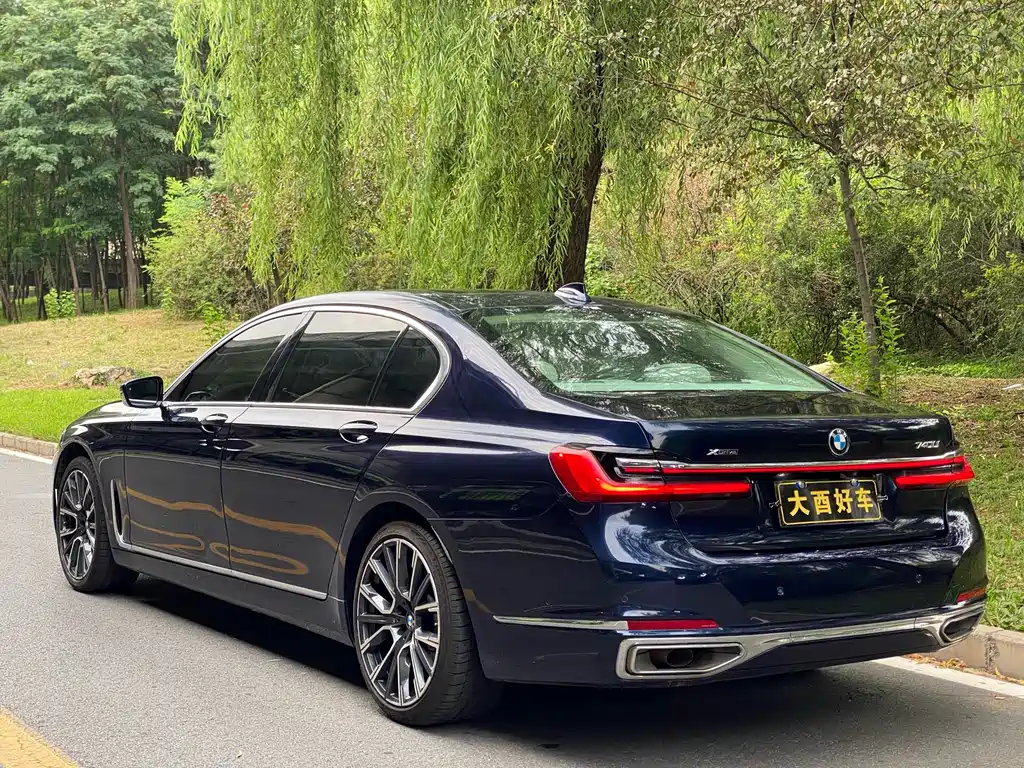 BMW 7 Series 2022 740Li xDrive Executive Luxury Package купить на сайте DeffCars