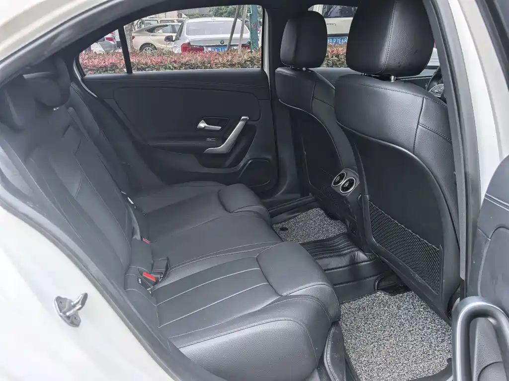 Mercedes-Benz A-Class 2023 A 200 L Dynamic купить на сайте DeffCars