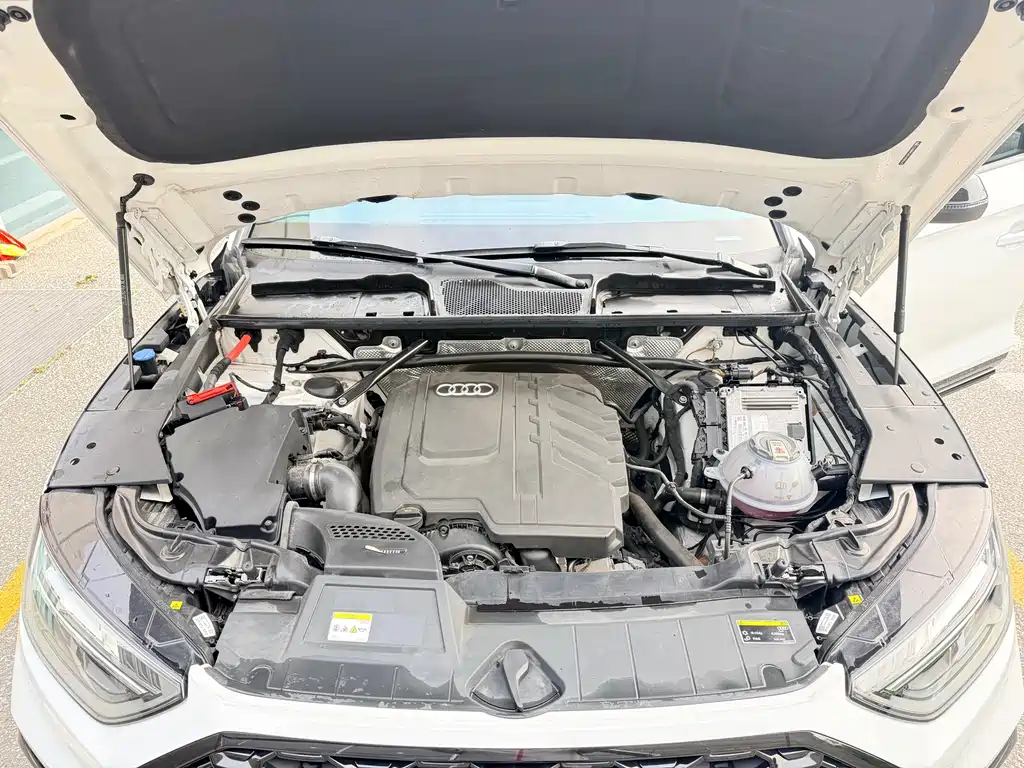 Audi Q5L Sportback 2024 40 TFSI luxury model купить на сайте DeffCars