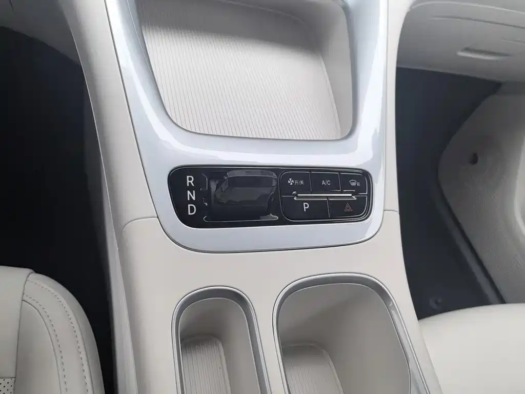 Star Wishes 2025 UP 410km Discovery Edition купить на сайте DeffCars