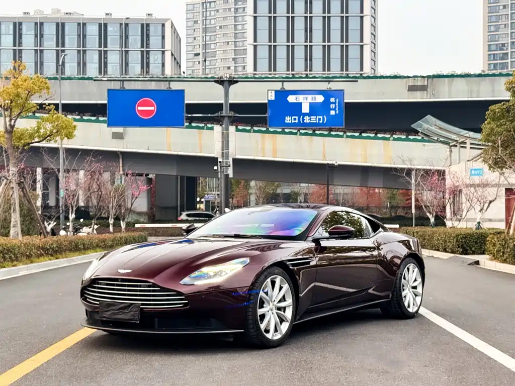 Aston Martin DB11 2019 4.0T V8 Coupe купить на сайте DeffCars