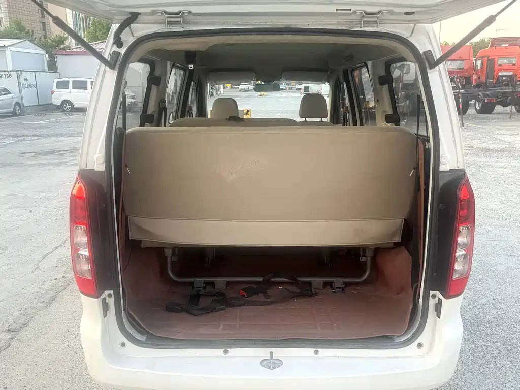 Wuling Hongguang V 2019 1.5L basic model National VI LAR купить на сайте DeffCars