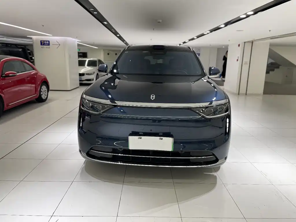 Wenjie M8 2025 extended range Ultra version 53.4kWh 5-seat version 192-line lidar) купить на сайте DeffCars