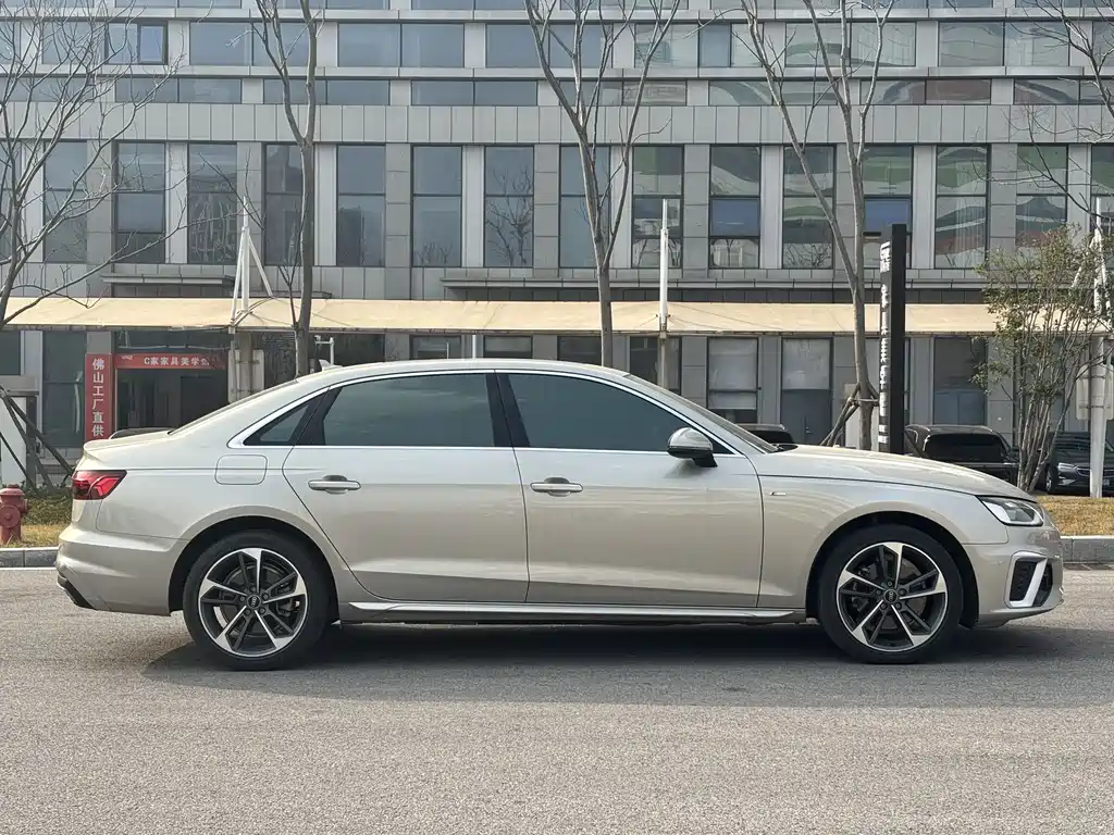 Audi A4L 2022 40 TFSI Fashionable and Dynamic купить на сайте DeffCars