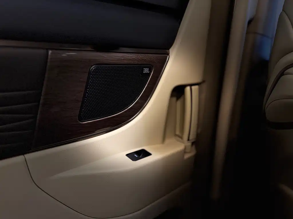 Alfa 2025 Dual Engine 2.5L Premium Gold Edition купить на сайте DeffCars