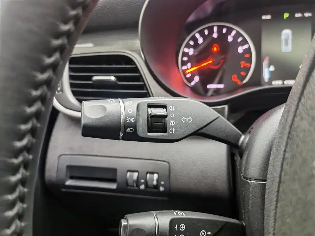Song MAX 2019 1.5T automatic smart connected Ruiyi type 6 seats National V купить на сайте DeffCars
