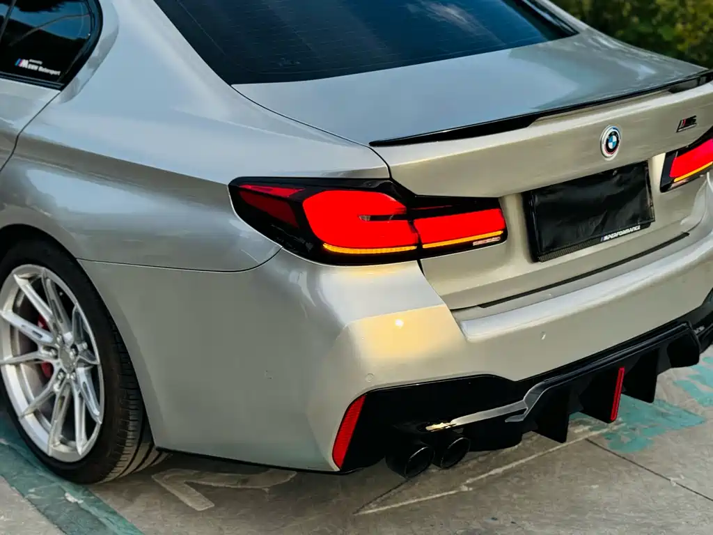 BMW 5 Series 2018 facelift 530Li leading M sports package купить на сайте DeffCars