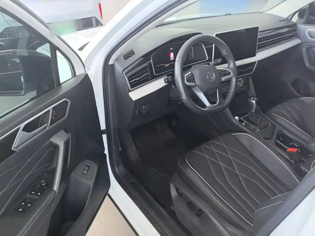 Tiguan L 2024 Outstanding Model 300TSI Automatic Two-wheel Drive Dragon Edition купить на сайте DeffCars