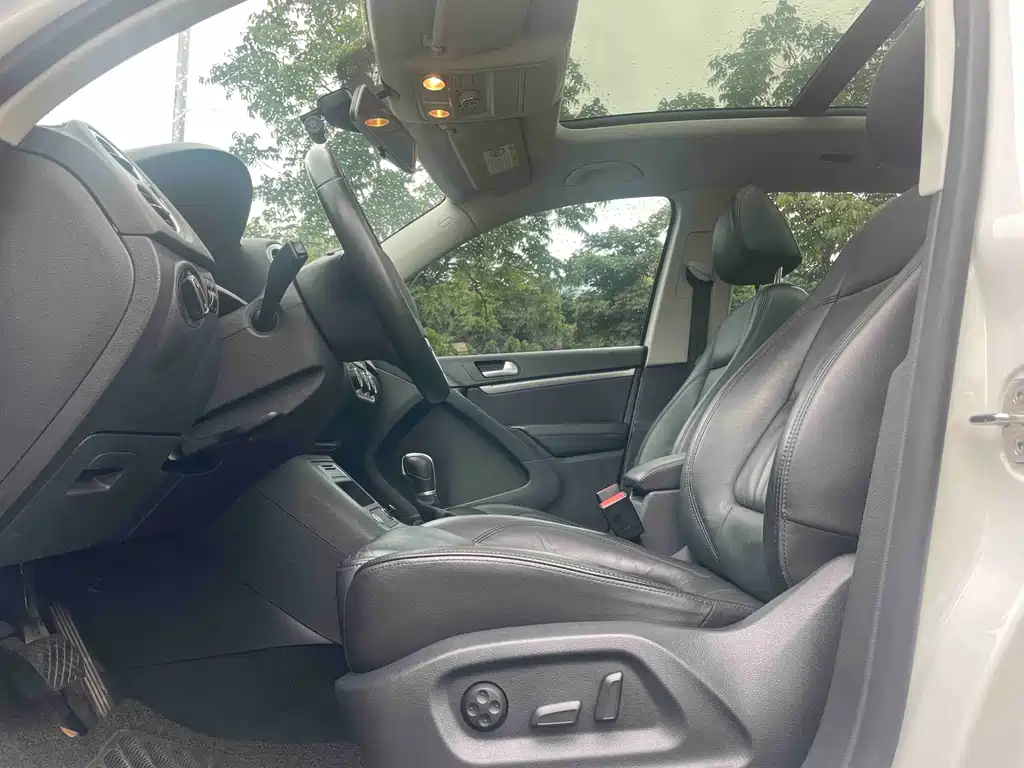 Tiguan 2015 2.0TSI automatic four-wheel drive comfort vision version купить на сайте DeffCars