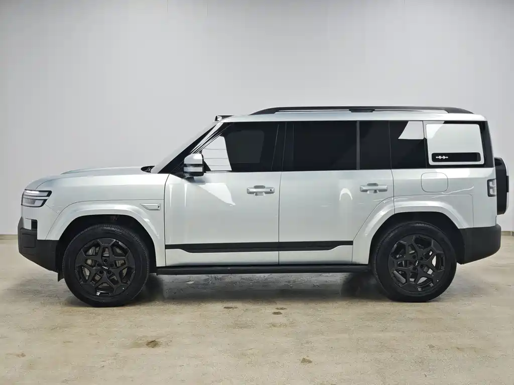 Titanium 7 2025 190KM four-wheel drive Ultra version купить на сайте DeffCars