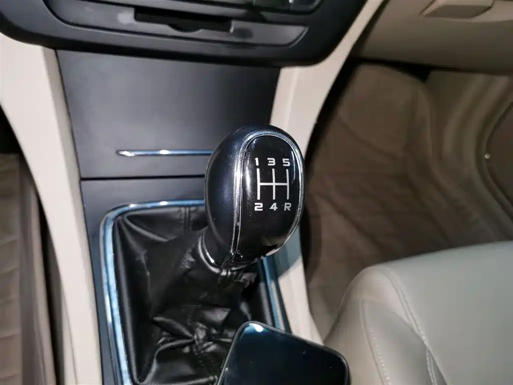 Emgrand 2017 Sedan Million Model 1.5L Manual Luxury Model купить на сайте DeffCars
