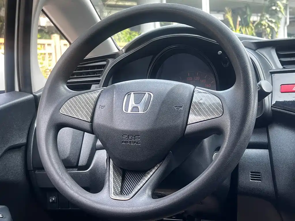 Fit 2016 1.5L LX manual comfort model купить на сайте DeffCars