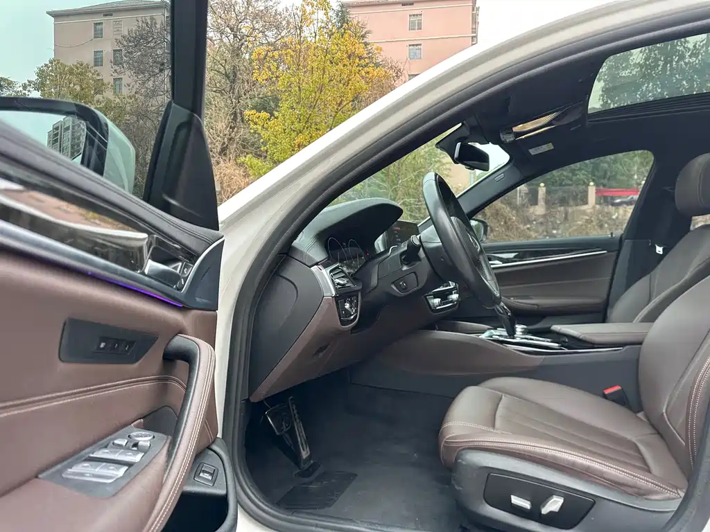 BMW 5 Series 2019 facelift 525Li M Sports Package купить на сайте DeffCars