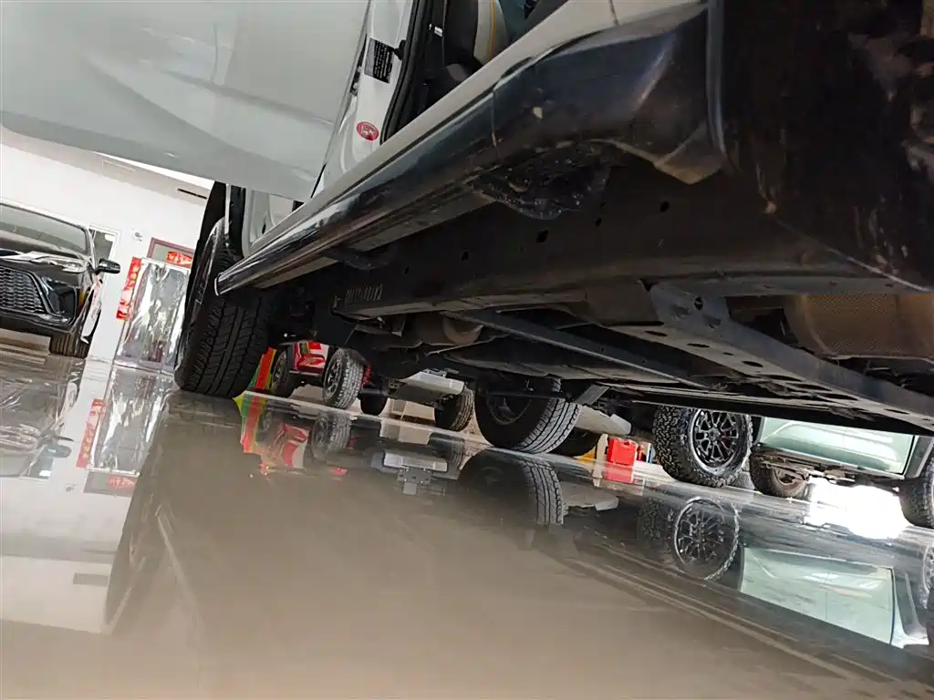 D-MAX 2023 1.9T automatic four-wheel drive V-CROSS leading model купить на сайте DeffCars