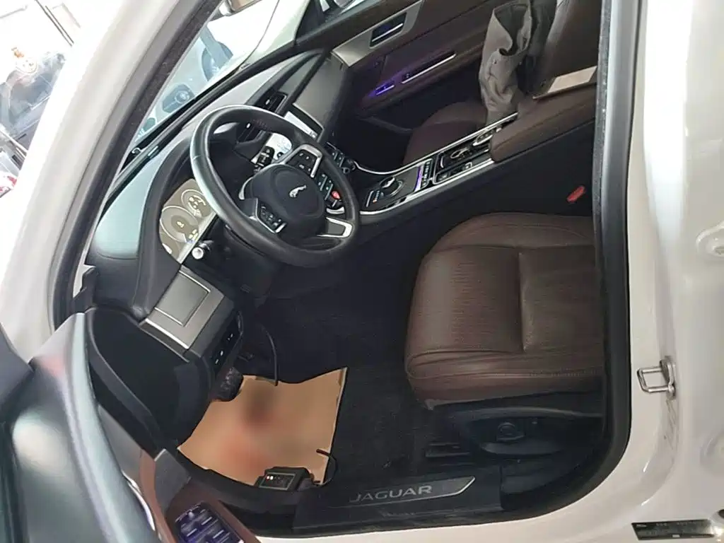 Jaguar XFL 2020 XFL 2.0T P250 two-wheel drive luxury version купить на сайте DeffCars