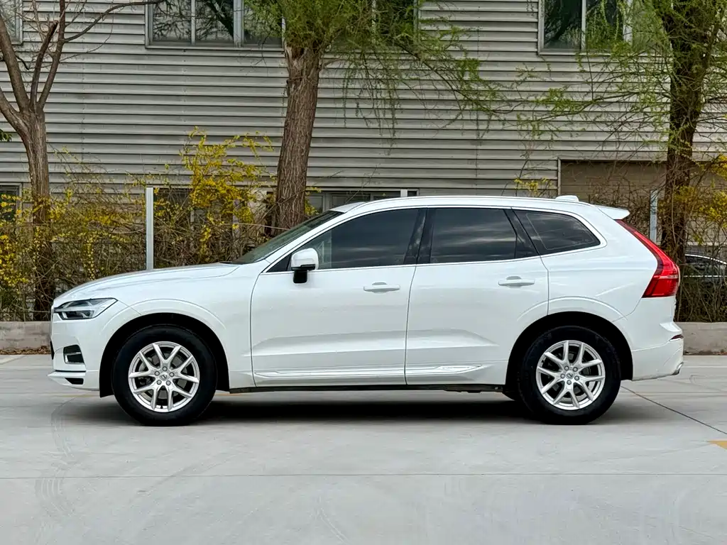 Volvo XC60 2020 T5 four-wheel drive Zhiyi Luxury Edition купить на сайте DeffCars