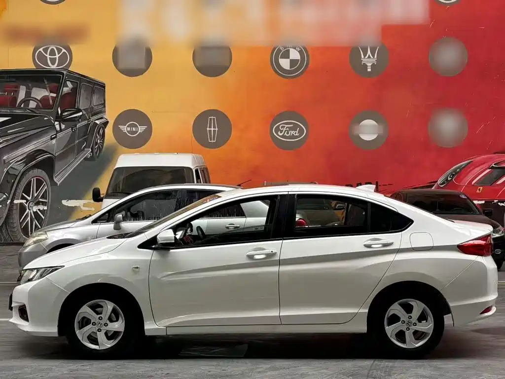 Fengfan 2015 1.5L CVT Deluxe Edition купить на сайте DeffCars
