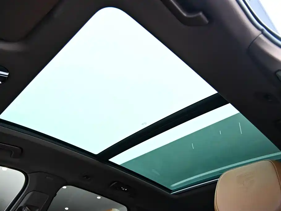 Cayenne New Energy 2023 Cayenne E-Hybrid 2.0T Platinum Edition купить на сайте DeffCars