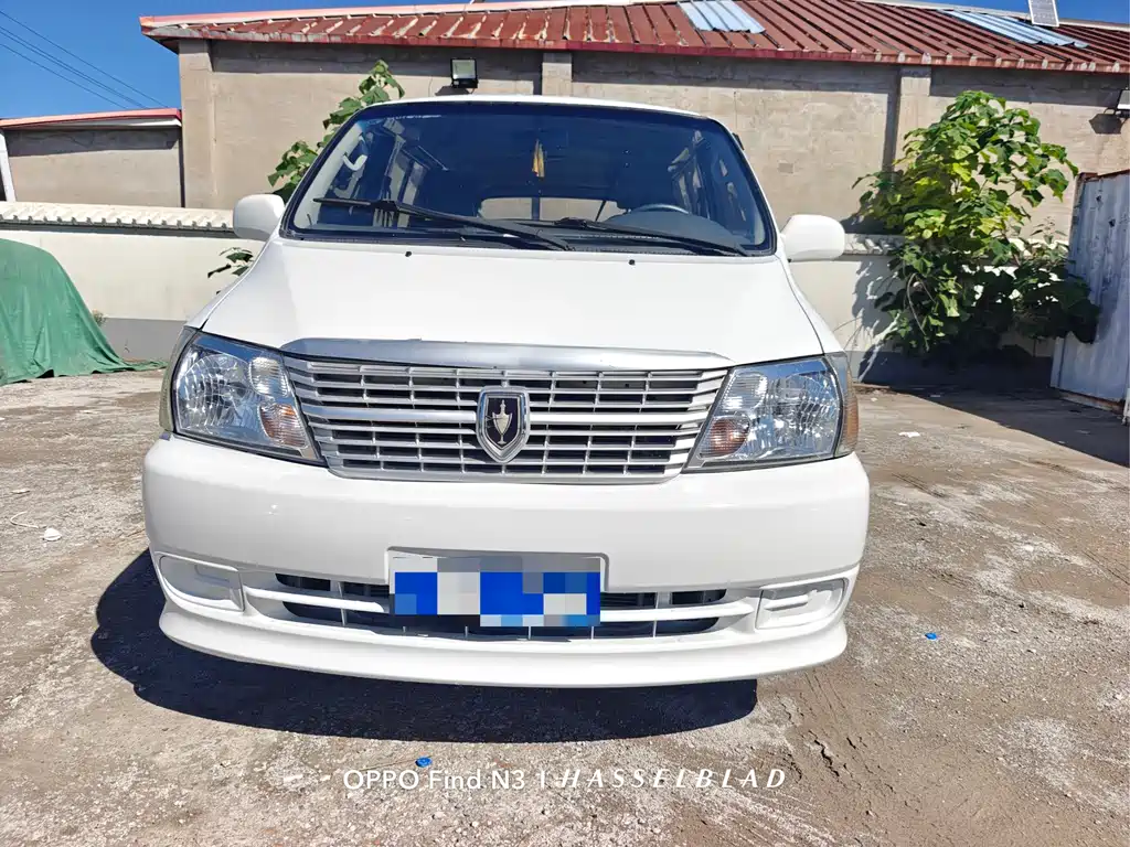 Garris 2019 2.0L Express Comfortable 7-seater National VI 1TZS купить на сайте DeffCars