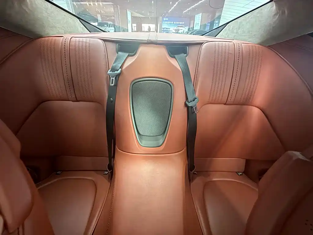 Aston Martin DB11 2019 4.0T V8 Coupe купить на сайте DeffCars