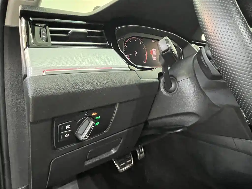 Magotan 2023 2 million commemorative edition 330TSI DSG luxury model купить на сайте DeffCars
