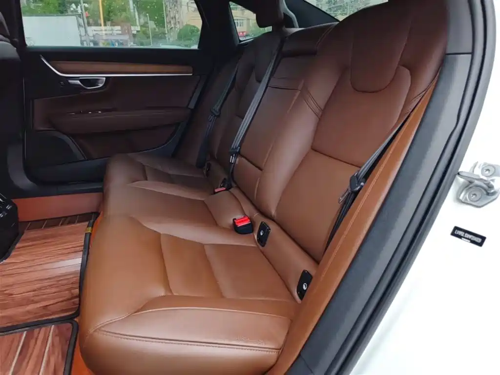 Volvo S90 2021 B5 Zhiyi Luxury Edition купить на сайте DeffCars