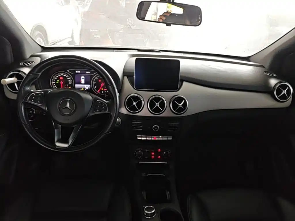 Mercedes B-Class 2018 B 200 Dynamic купить на сайте DeffCars