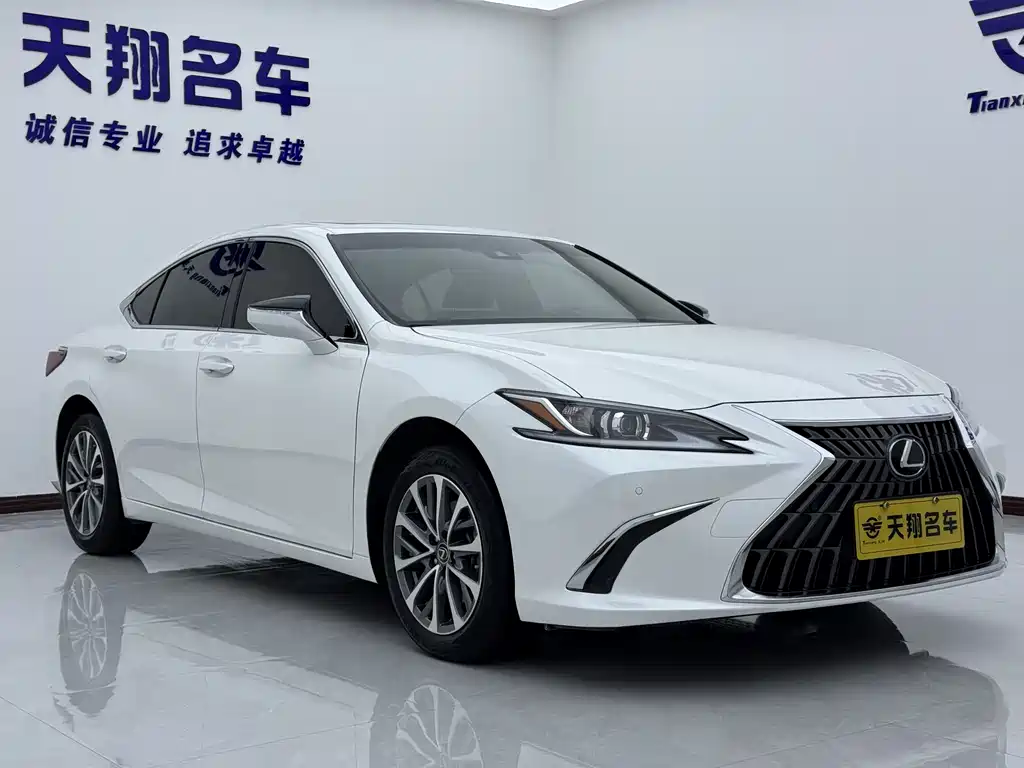 Lexus ES 2023 200 Excellence Edition купить на сайте DeffCars